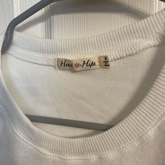 Heart and hips sweater size small oversized new without tag - Picture 4 of 8